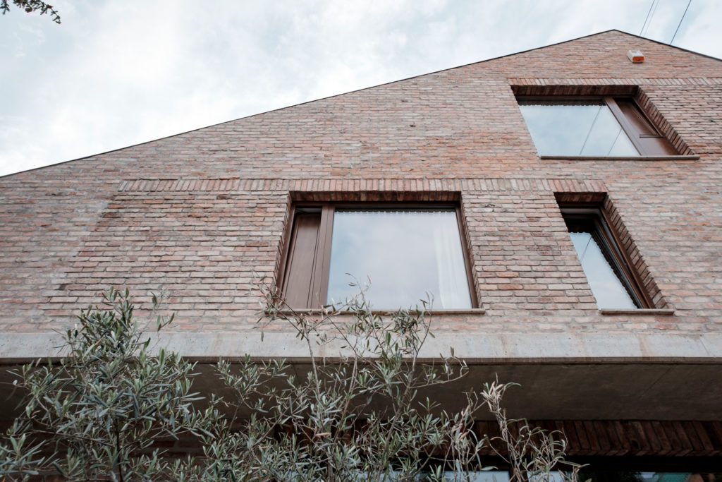 Family house on Nedű street by építész stúdió