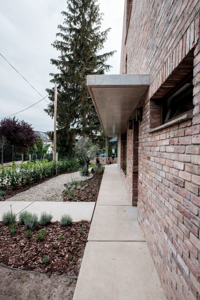 Family house on Nedű street by építész stúdió