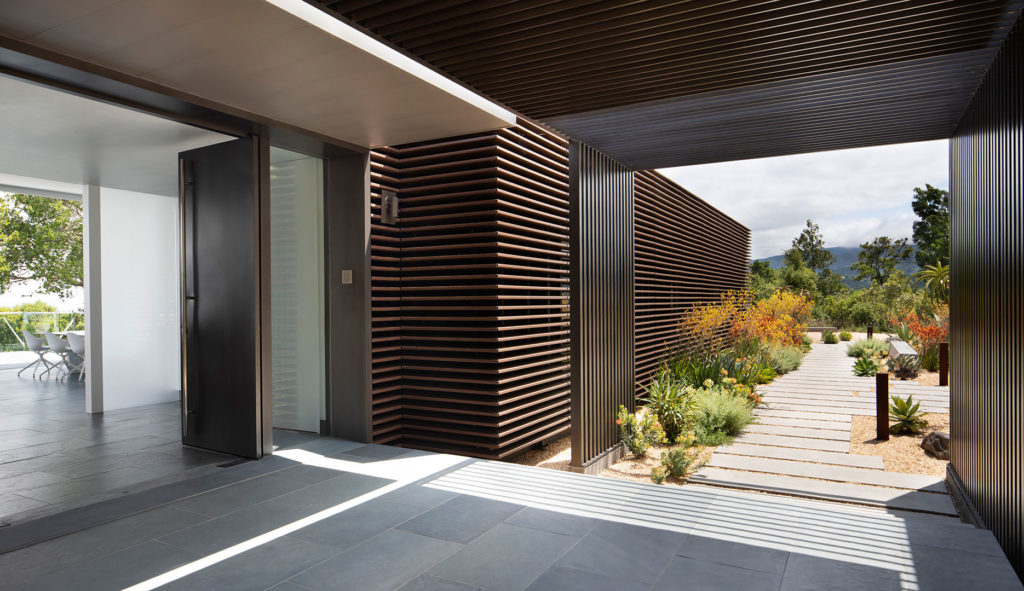 Tierwelthaus - a unique relationship between the home and the land