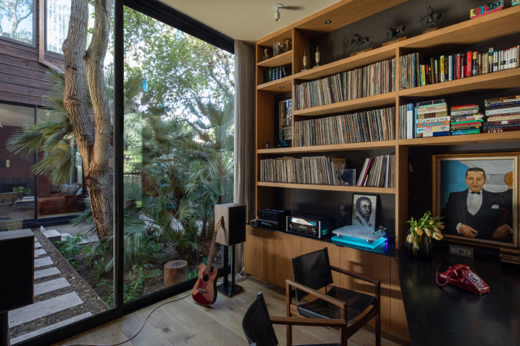 A Los Angeles Residence Celebrating Art and Nature