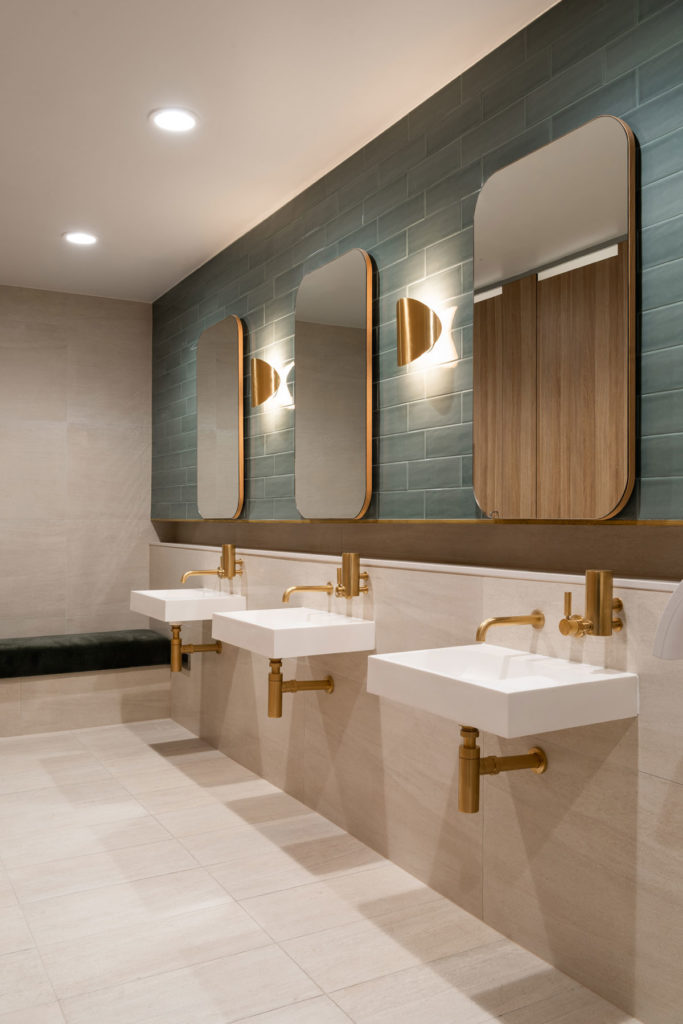 Australis at Rossmoyne Waters