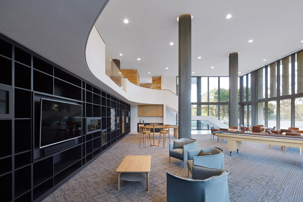 Australis at Rossmoyne Waters