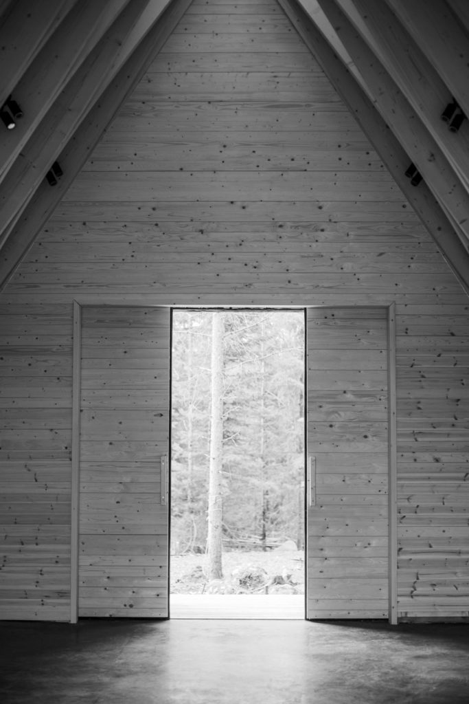 Tervajärvi forest chapel by NOAN