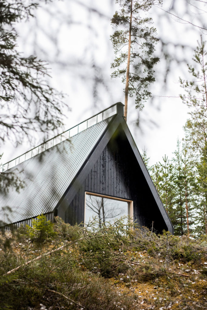 Tervajärvi forest chapel by NOAN