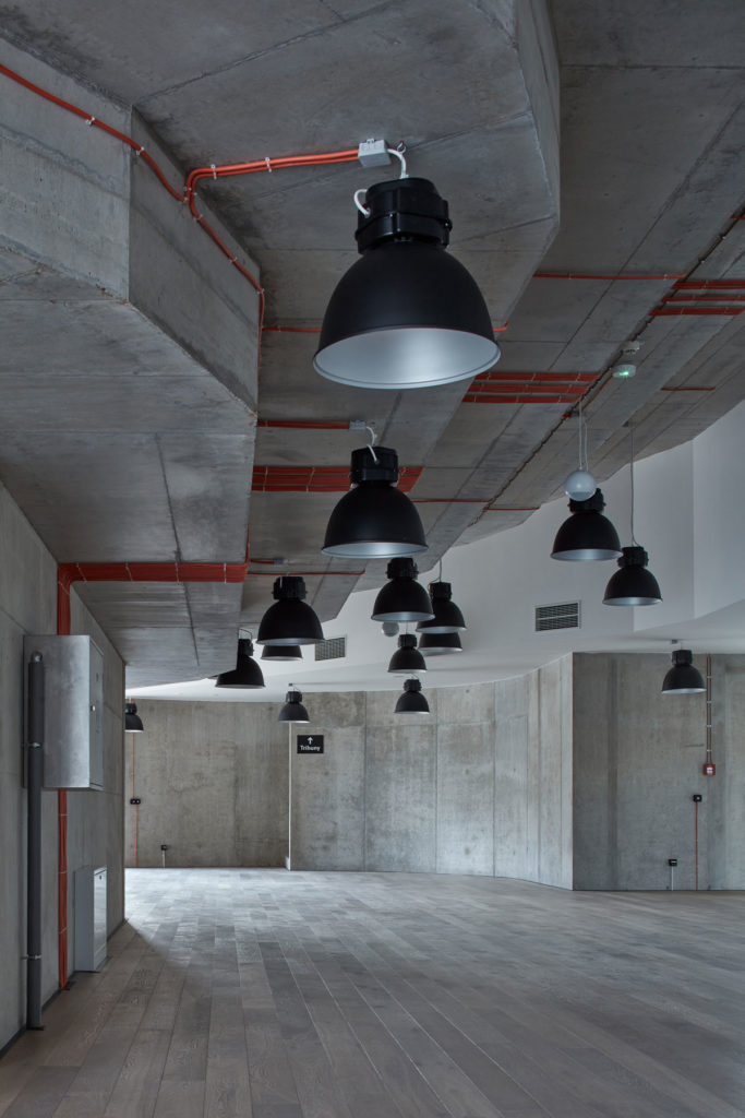 New Lecture Center VŠPJ by Qarta architektura