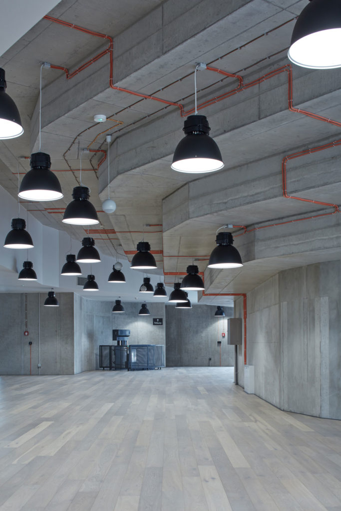 New Lecture Center VŠPJ by Qarta architektura