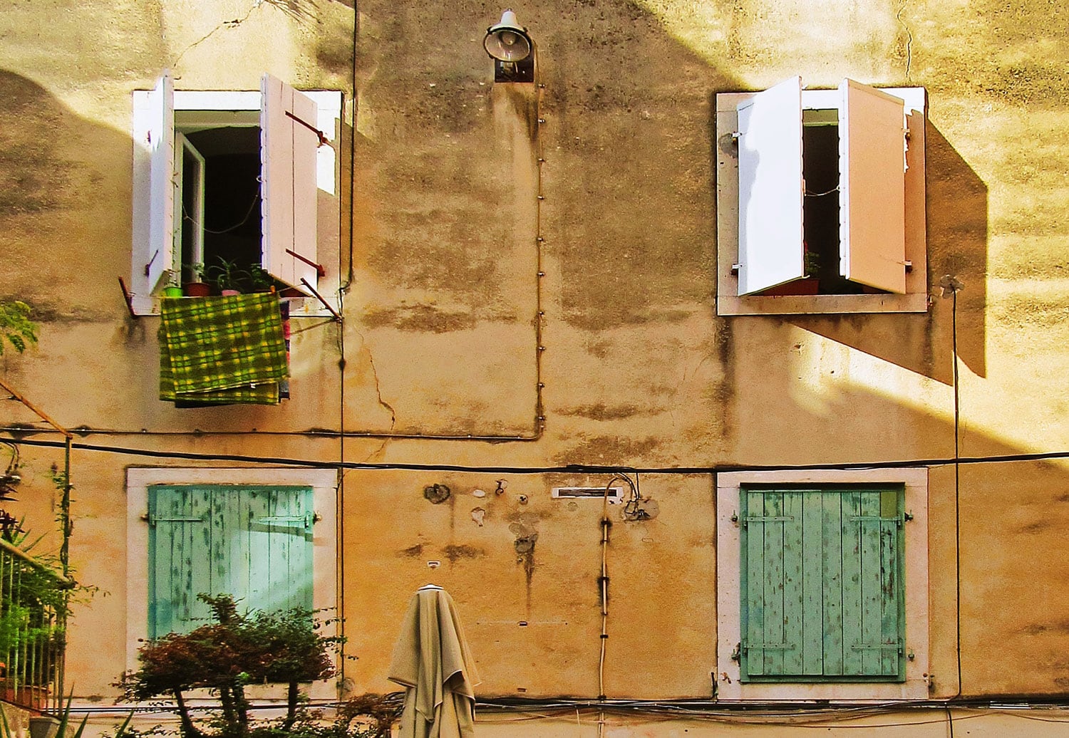 Photo by Andrew Buchanan on Unsplash