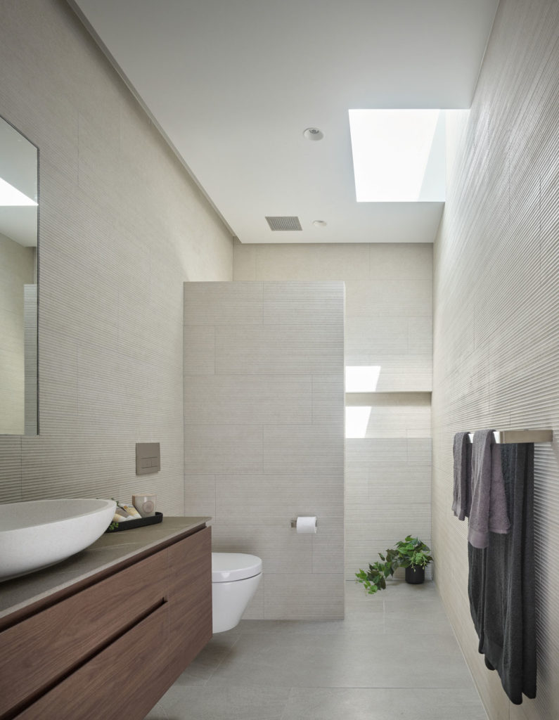 Stratum, a modernist home by Joe Adsett Architects