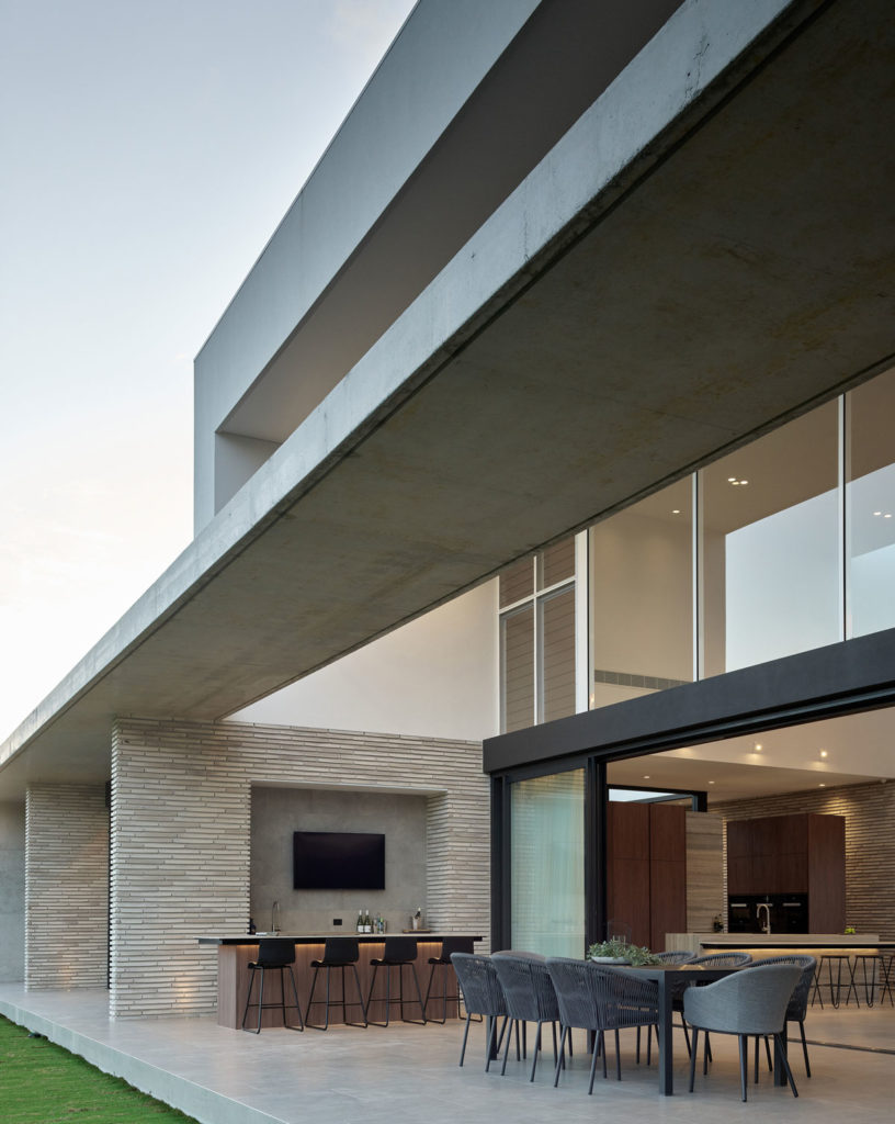 Stratum, a modernist home by Joe Adsett Architects