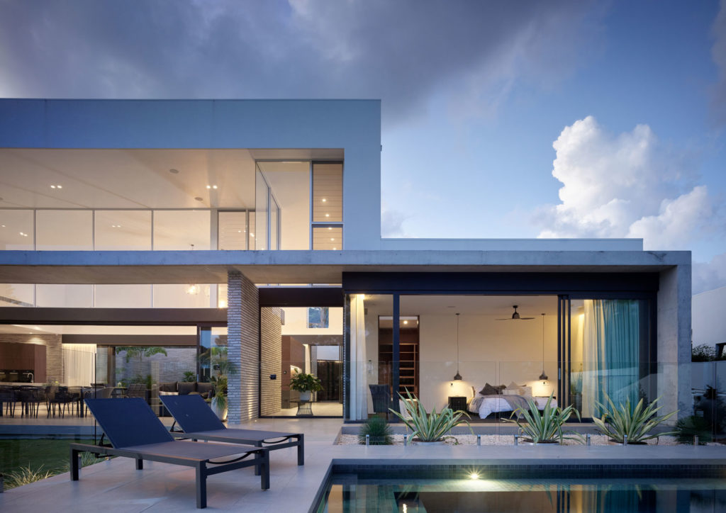 Stratum, a modernist home by Joe Adsett Architects