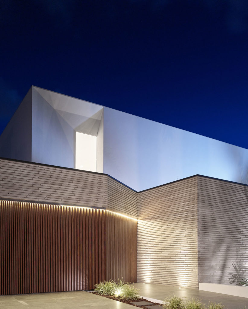 Stratum, a modernist home by Joe Adsett Architects