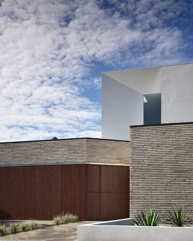 Stratum, a modernist home by Joe Adsett Architects