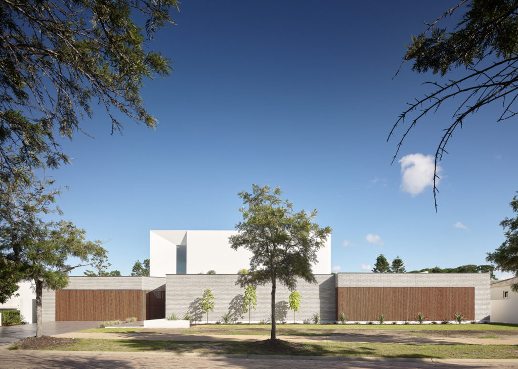 Stratum, a modernist home by Joe Adsett Architects