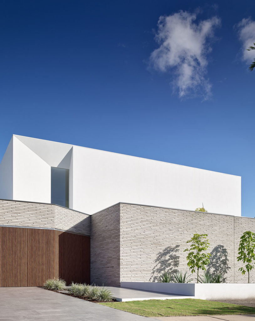 Stratum, a modernist home by Joe Adsett Architects