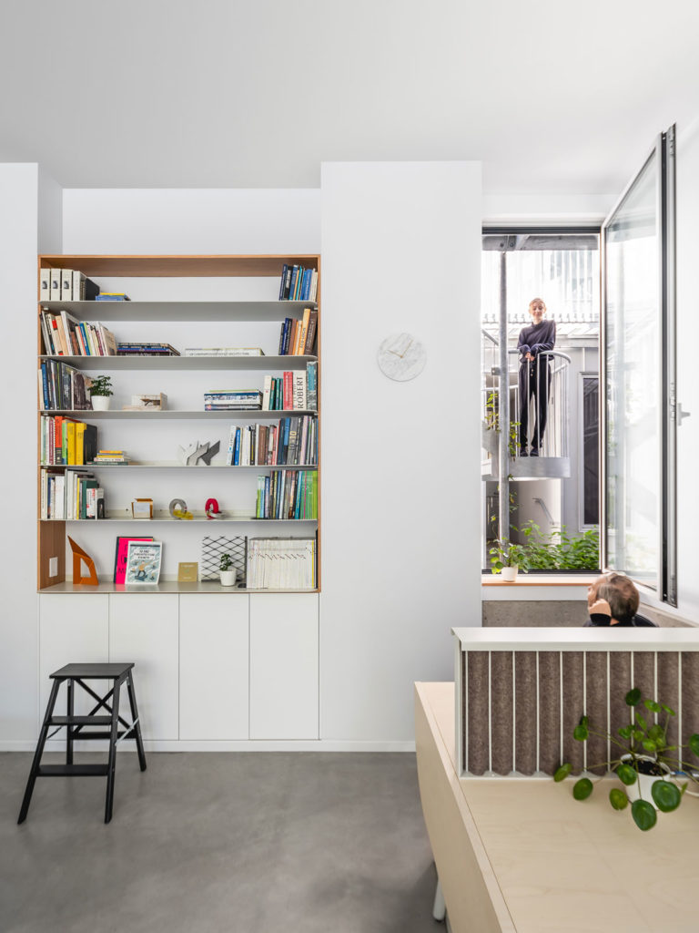 Off Plaza: L. McComber meets la Maison du Rotin