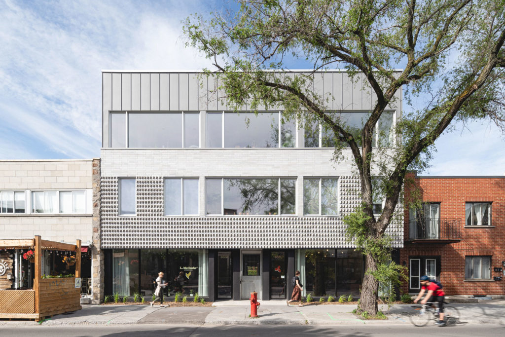 Off Plaza: L. McComber meets la Maison du Rotin