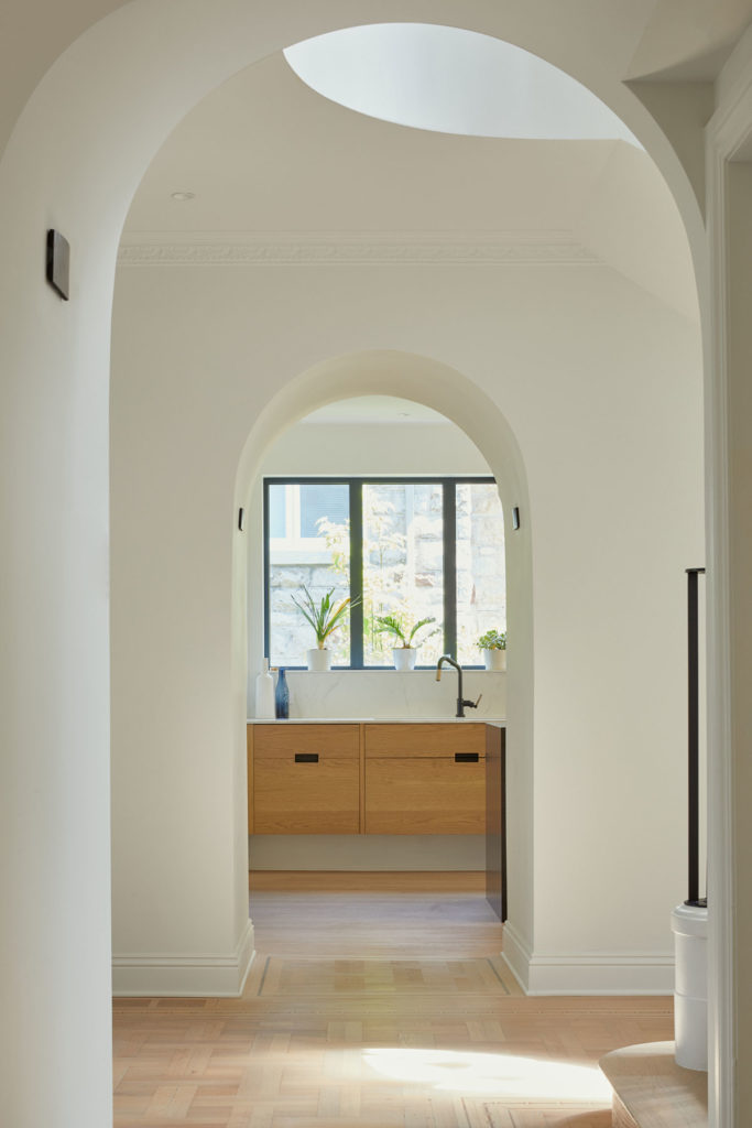 Maison Ave Courcelette by Salem Architecture