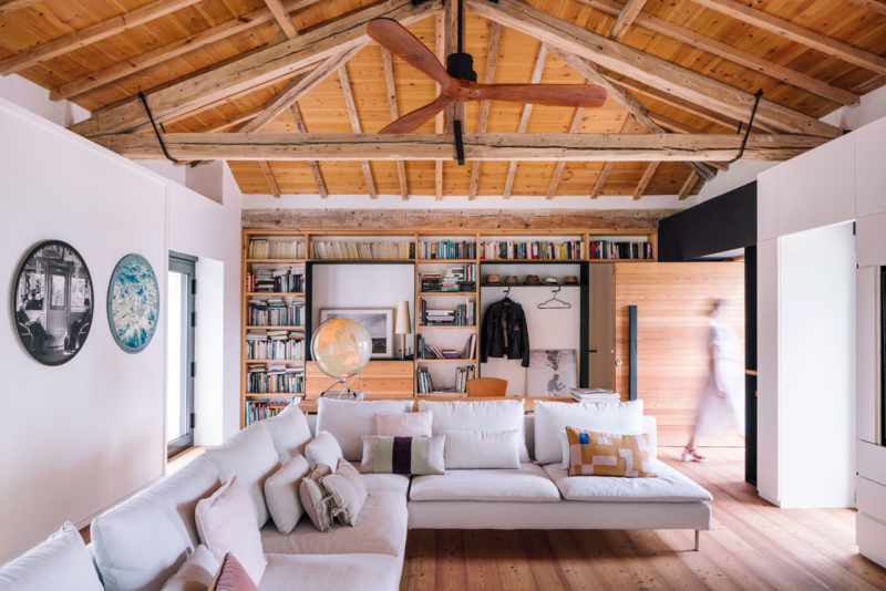 House in Güemes, conversion of stable into house