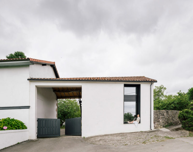 House in Güemes, conversion of stable into house
