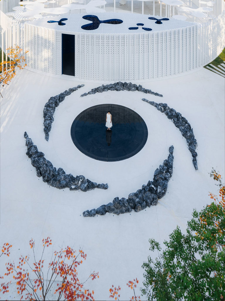 White Upland Sales Center by Wutopia Lab