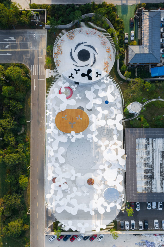 White Upland Sales Center by Wutopia Lab