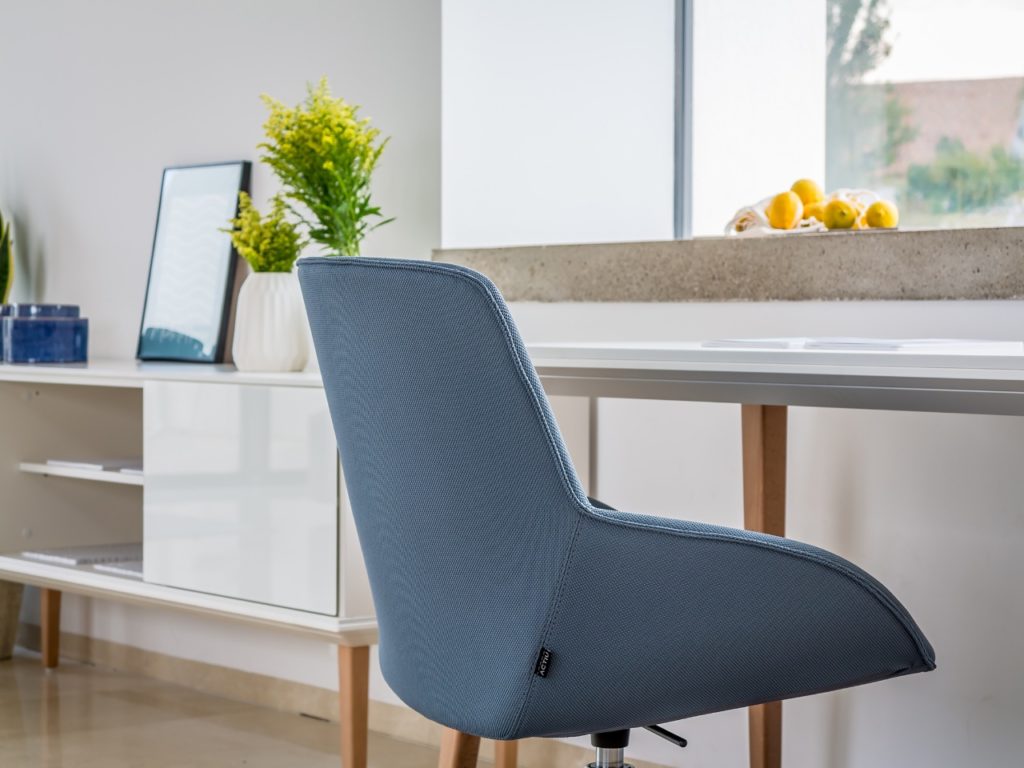 From Plastic Bottles to Professional Chairs for Remote Working