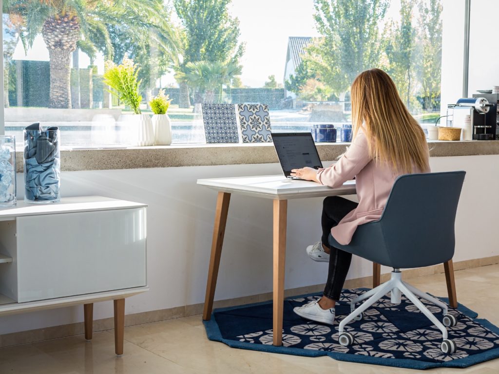From Plastic Bottles to Professional Chairs for Remote Working