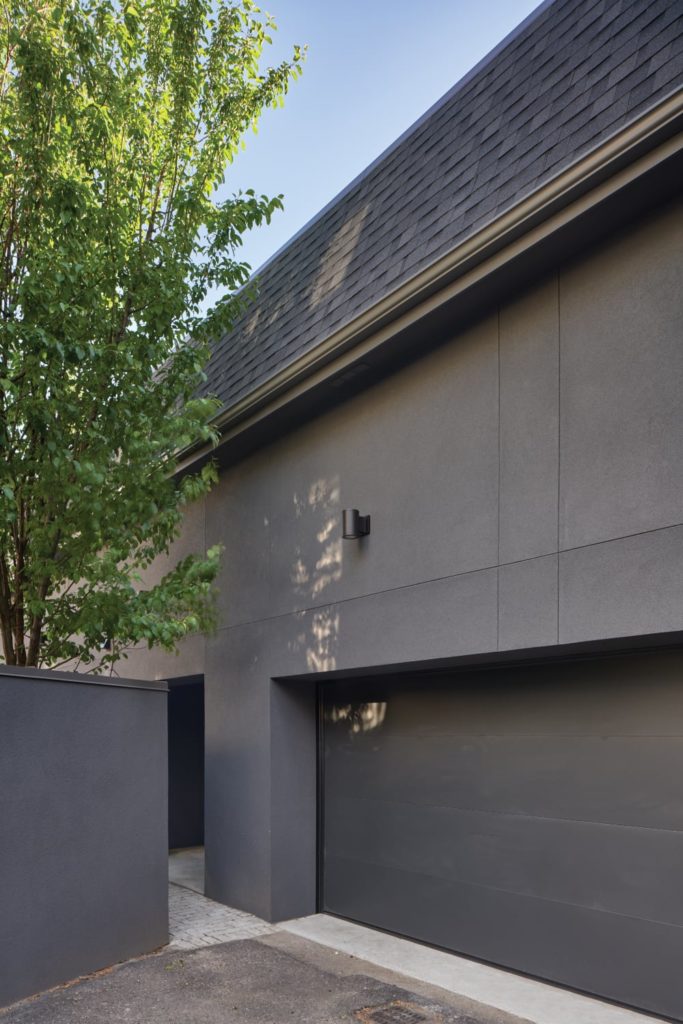 Annex Coach House by Taylor Smyth Architects