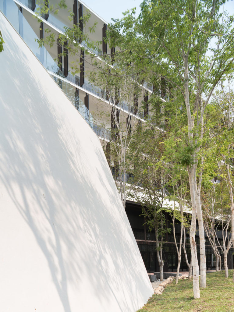 Biosphere, a Modern Luxury Green Work