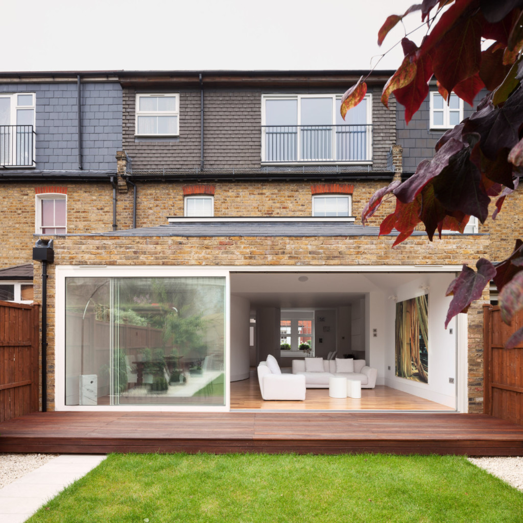The Boat & Pavilion - House for a family of sailors