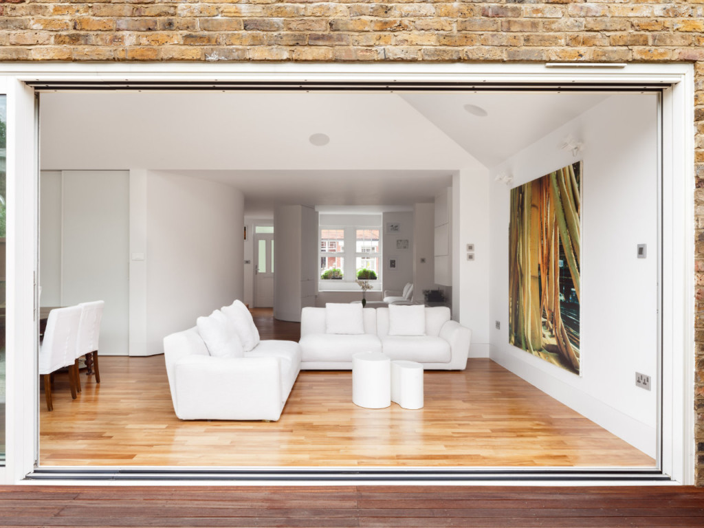 The Boat & Pavilion - House for a family of sailors