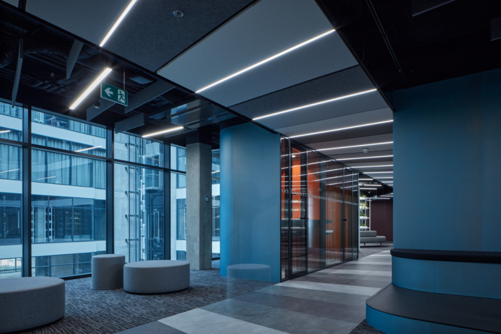 LIVESPORT – offices like a machine driven by pilots