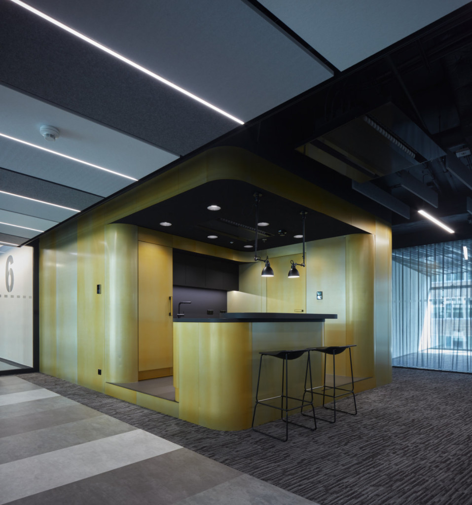 LIVESPORT – offices like a machine driven by pilots