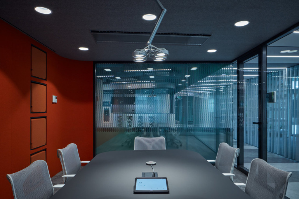 LIVESPORT – offices like a machine driven by pilots