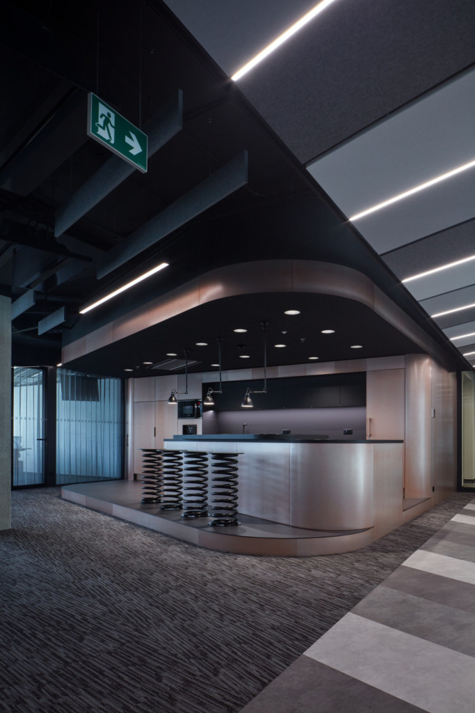 LIVESPORT – offices like a machine driven by pilots