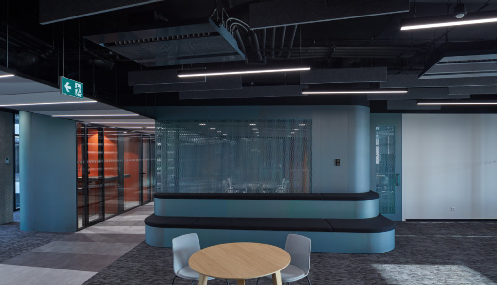 LIVESPORT – offices like a machine driven by pilots