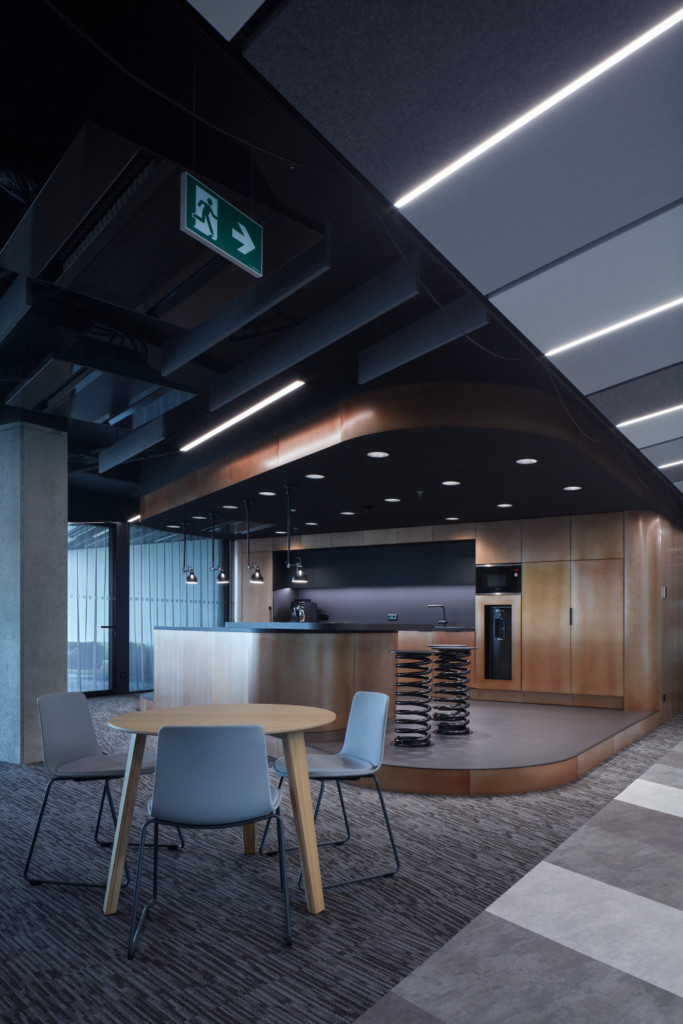 LIVESPORT – offices like a machine driven by pilots