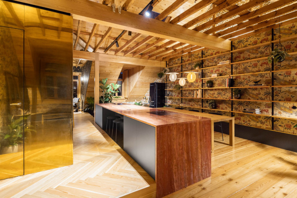 Rehabilitation of an attic in a building dated 1906