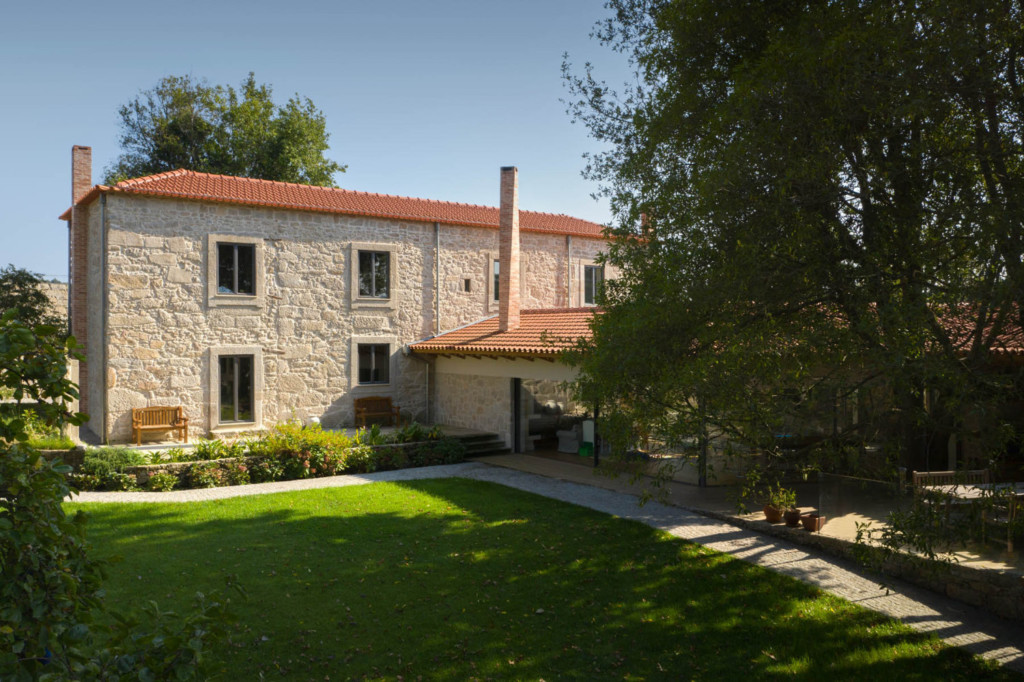 Casa da Calçada - a rehabilitation with history