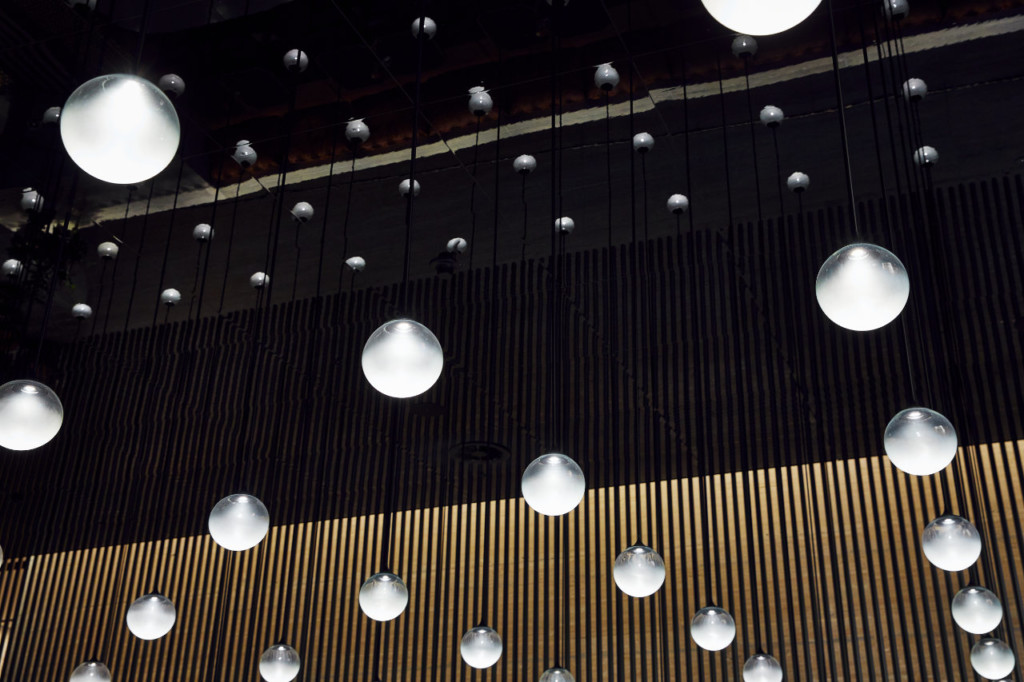 ADesignStudio’s custom lighting installation for BarLume