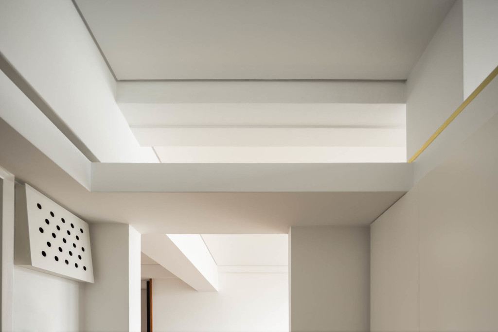 Santos Pousada Apartment by Hinterland Architecture Studio