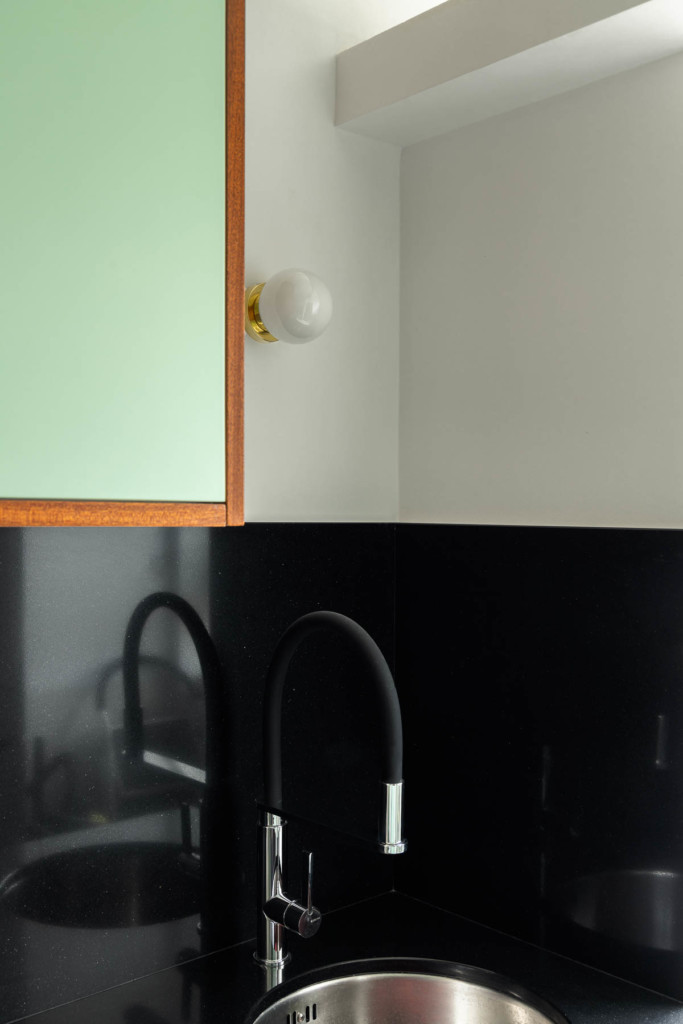 Santos Pousada Apartment by Hinterland Architecture Studio