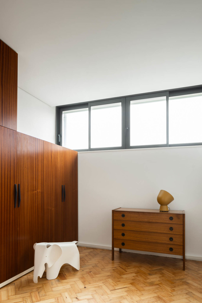 Santos Pousada Apartment by Hinterland Architecture Studio