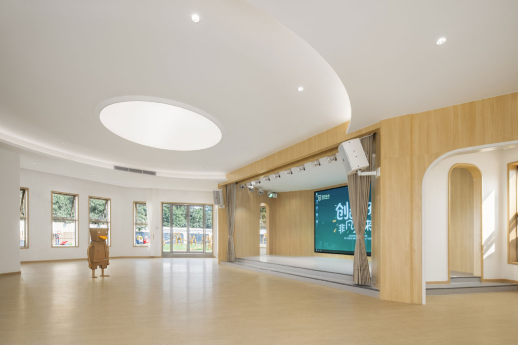 Crown Dream International Kindergarten by VMDPE Design