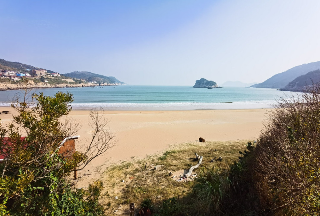 Hotel Nudibranch - A new eco-friendly landmark among sandy bays