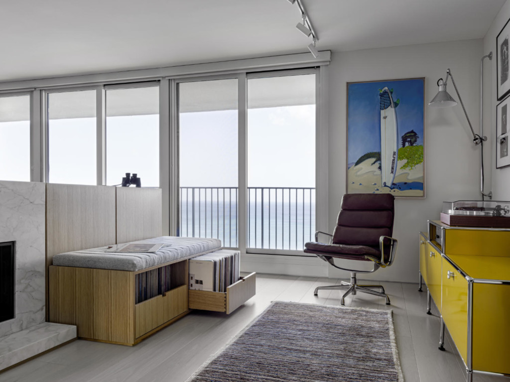 Lake Shore Drive Residence by Searl Lamaster Howe Architects