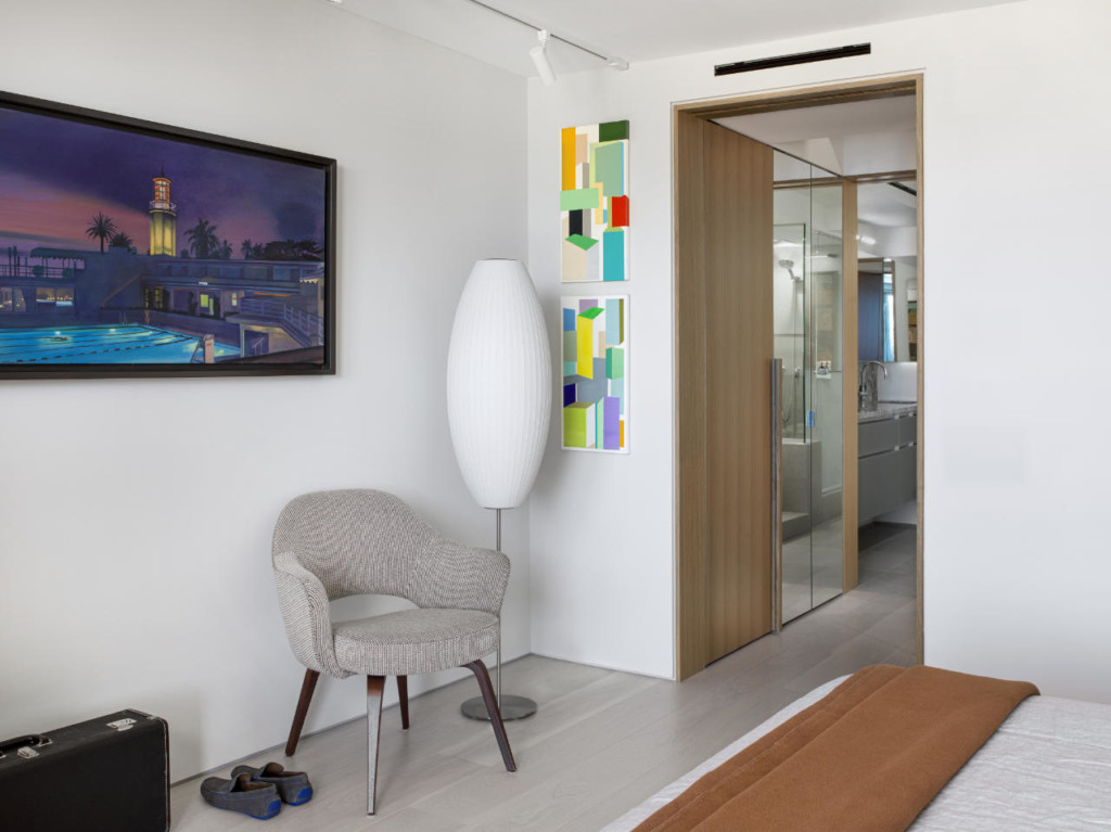 Lake Shore Drive Residence by Searl Lamaster Howe Architects