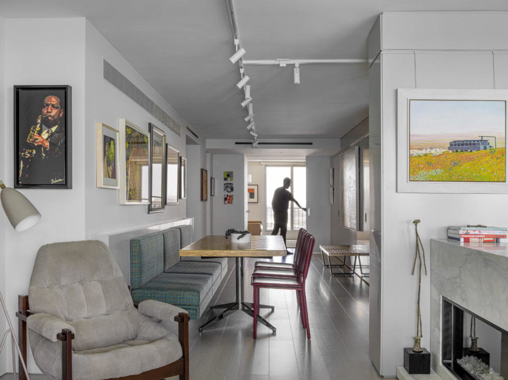 Lake Shore Drive Residence by Searl Lamaster Howe Architects