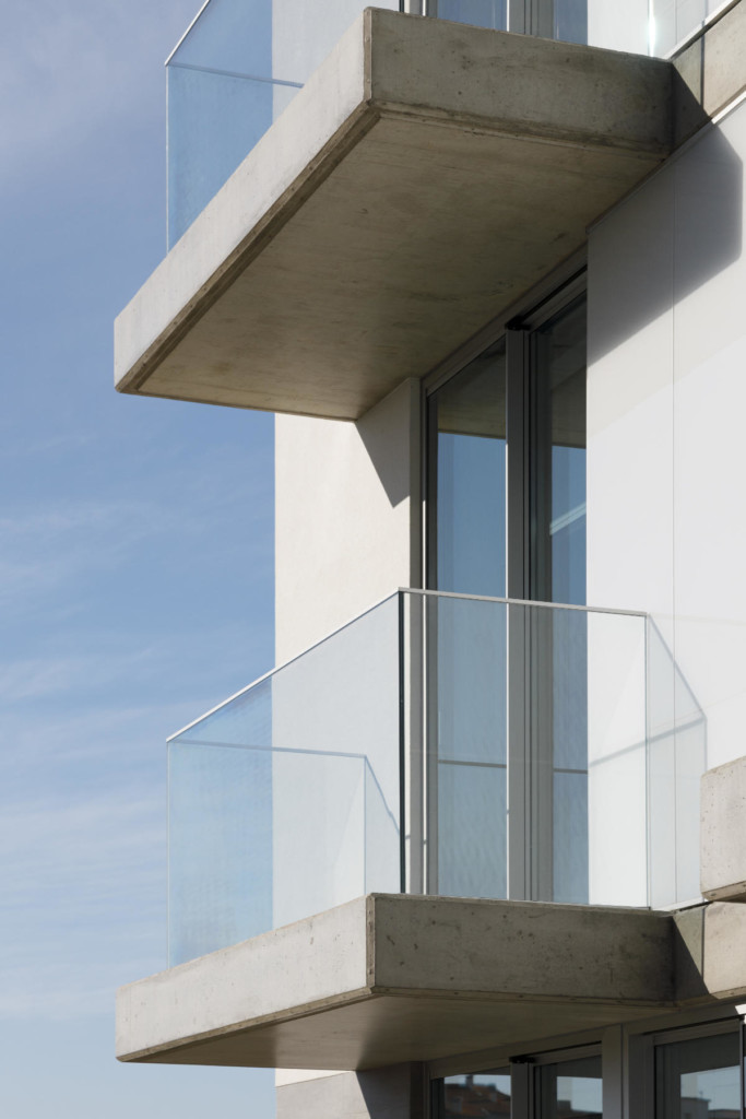 Multifamily building in Aveiro by Sónia Cruz - Arquitectura