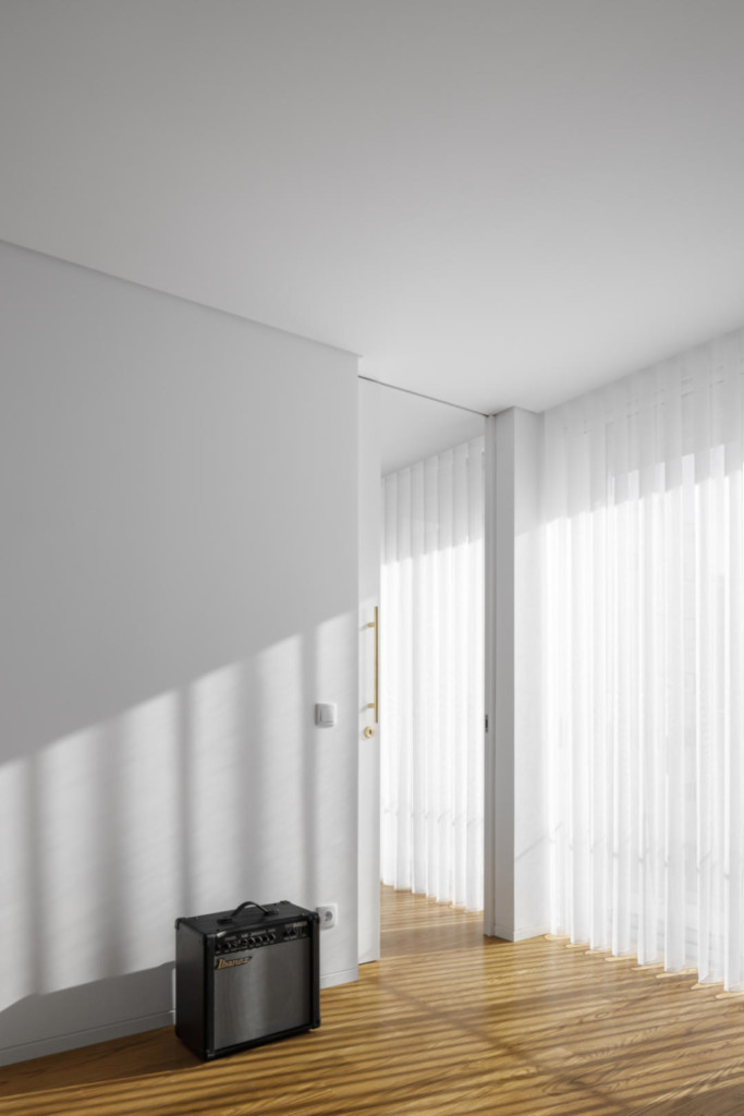 Multifamily building in Aveiro by Sónia Cruz - Arquitectura